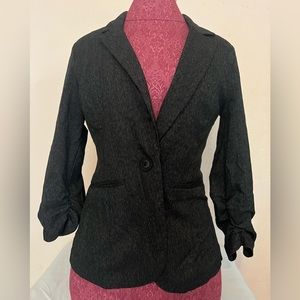 Maurice’s blazer, size M 3/4 scrunched sleeves.